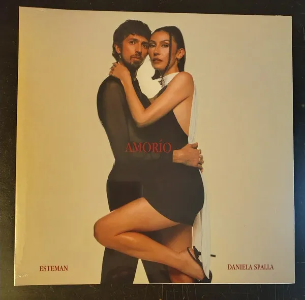 Esteman & Daniela Spalla – Amorío